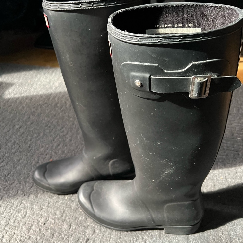 Black Matte Hunter Boots size 9
